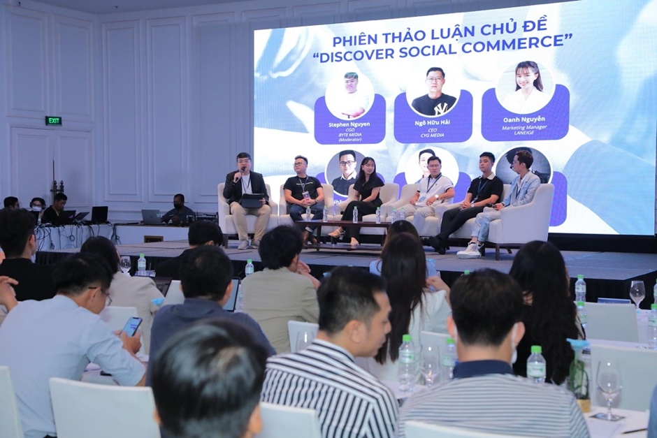 Các chuyên gia trao đổi sôi nổi trong 2 phiên Panel List