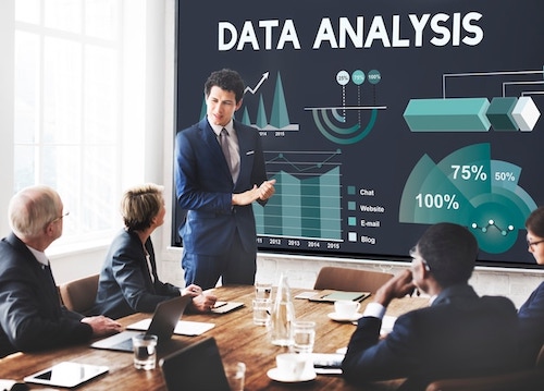 Công việc của Data Scientist gồm phân tích và đưa ra giải pháp thông qua dữ liệu