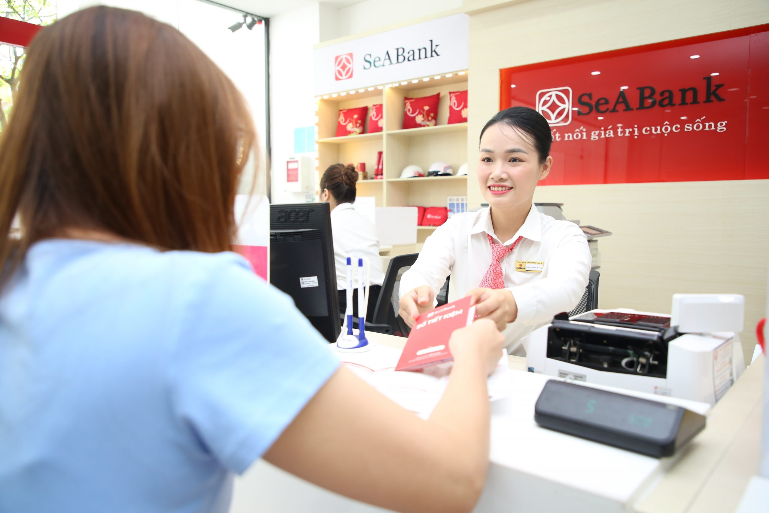 SeABank tiếp tục vinh dự năm thứ 2 liên tiếp được vinh danh trong bảng xếp hạng “Top 1000 Ngân hàng thế giới 2023”